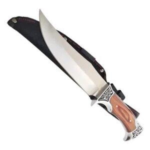 facas modelos táticos e de caça, de marcas como Luatek e MK,