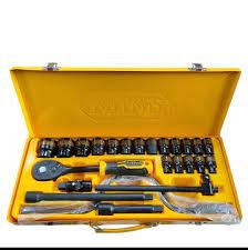 ferramentas conjunto de soquetes (socket set) da marca Tat Dad. As principais características são:   Conjunto de 25 peças.