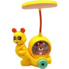 luminária de leitura infantil amarela com tema de panda.