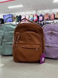 mochilas exibidas na imagem são mochilas femininas casuais ou escolares